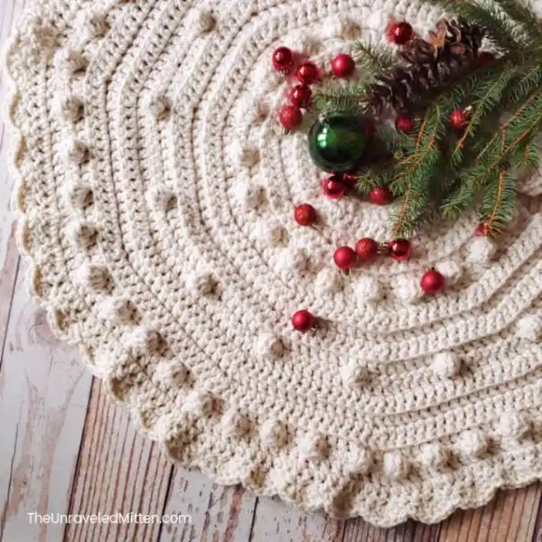 Chunky Cable Knit Tree Skirt