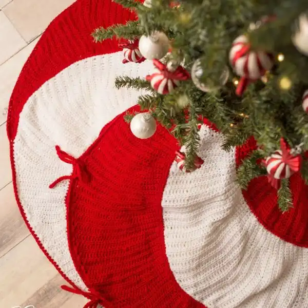 Peppermint Twist Tree Skirt