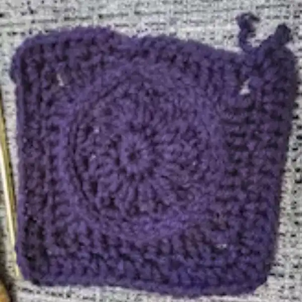 Little "Popcorn Puff Flower" Square