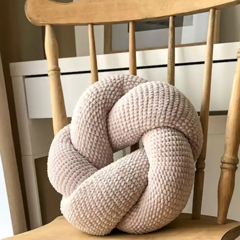 Knot Pillow