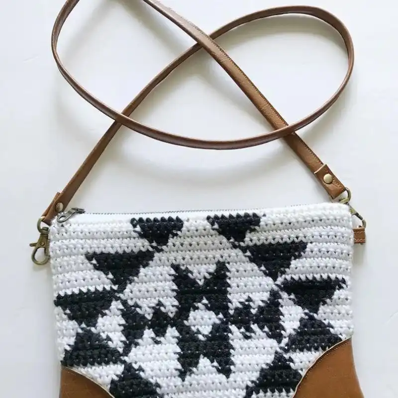 Crochet Clara Clutch