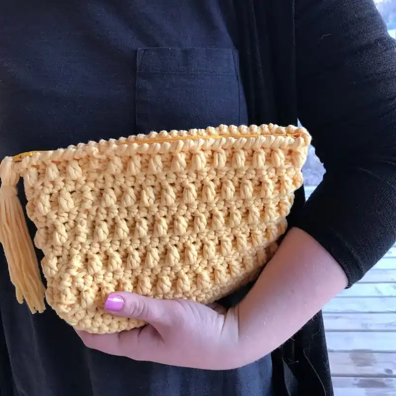 Crochet Zipper Clutch