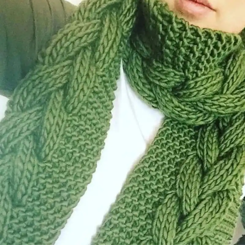 Chunky Cable Knit Scarf