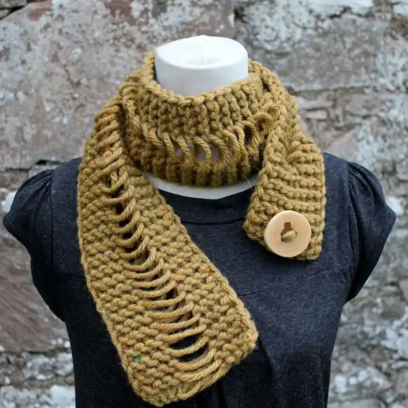 Dijon Chunky Lace Button Scarf