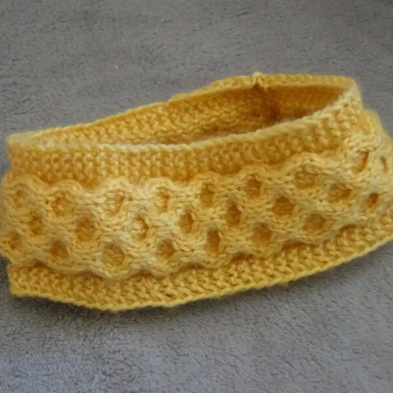 Honeycomb cable headband knitting pattern