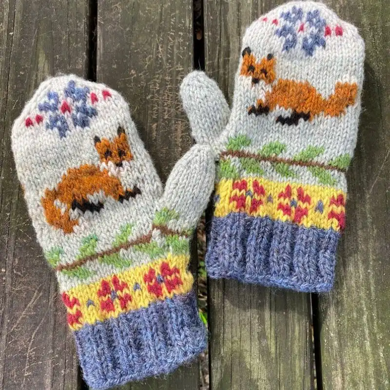 Woodland Fox Mitten knitting pattern 