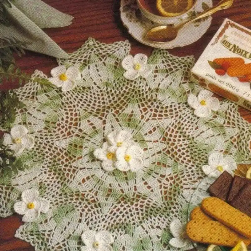 Flower Edge Doily (Free)