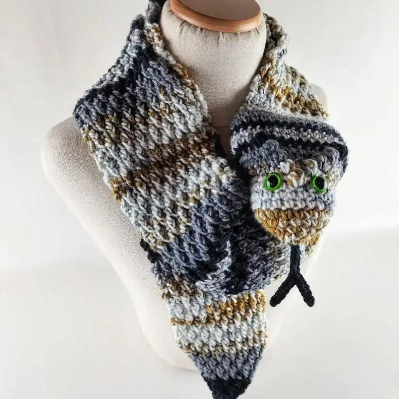 Animal Keyhole Scarf Pattern