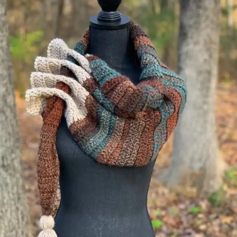 Keyhole Scarf | LESbyRubyBaby