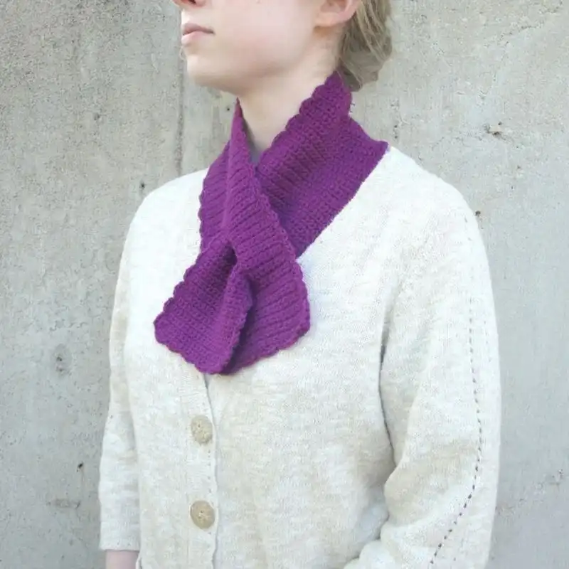 Keyhole Scarf Pattern | GirlPowerDesigns