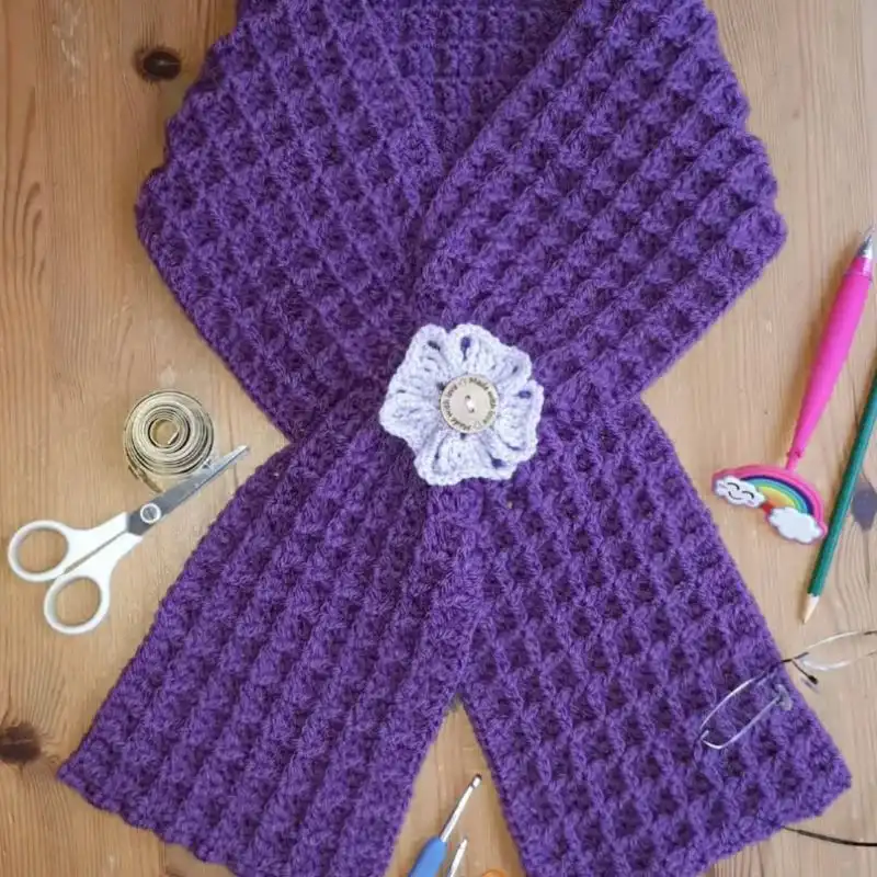 Simple Waffle Keyhole Scarf Pattern | DaisyElleHookery