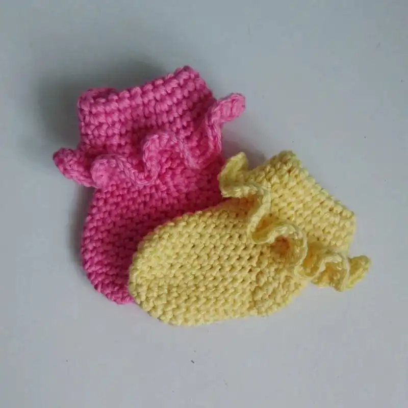 Frilled Newborn socks