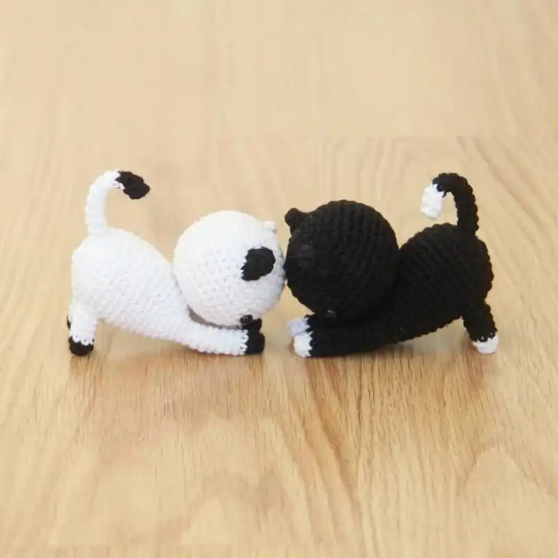 Playing Cats Crochet Amigurumi Pattern